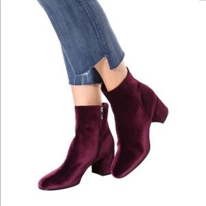 GIANVITO ROSSI
VELVET SLIPPER boots
